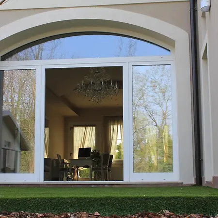 Antica Dimora Stucky Bed & Breakfast 4*