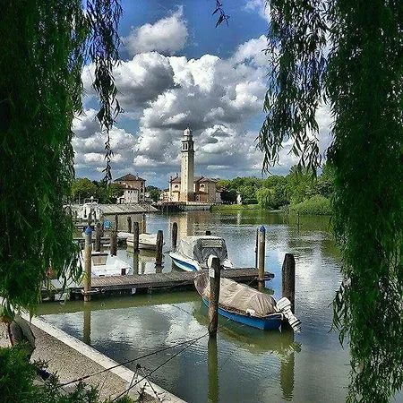 Antica Dimora Stucky Bed & Breakfast 4*